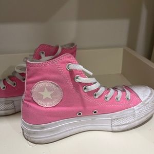 pink converse